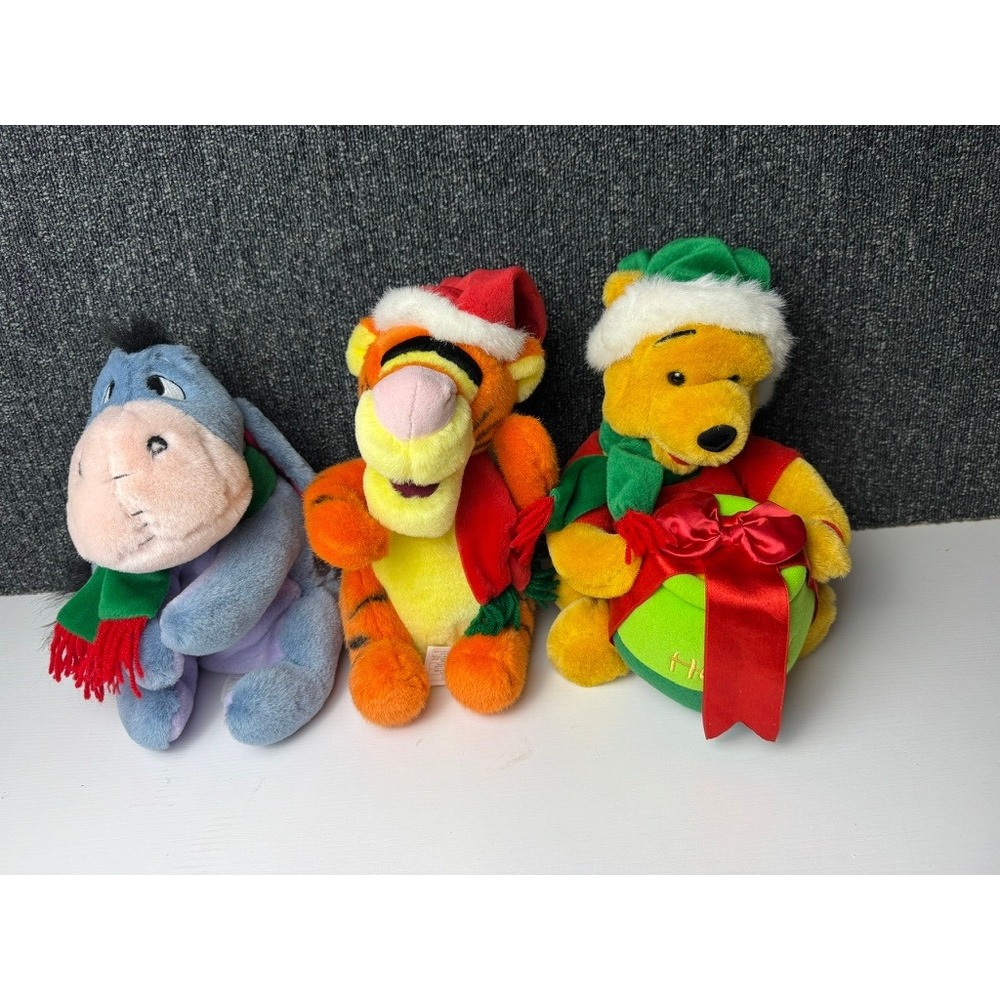 Disney Winnie The Pooh Tigger Eeyore Sing Here We Come A-Carol Christmas Plush